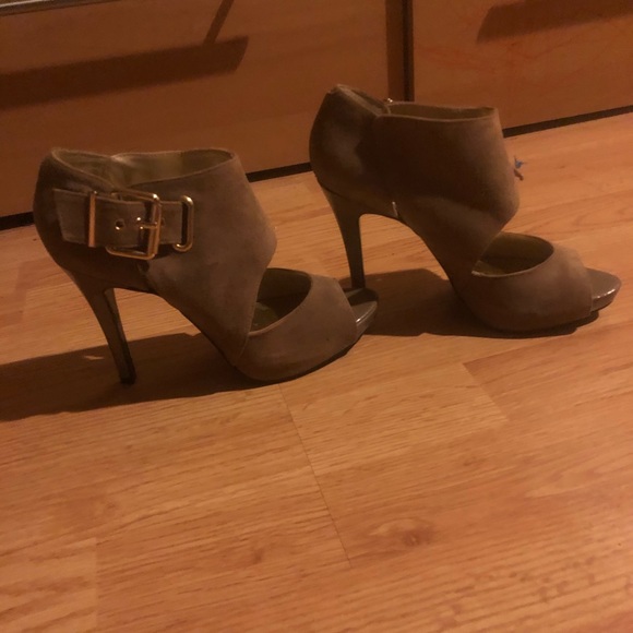 Nine West size 7 beige booties - Picture 1 of 9